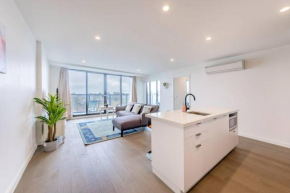 Modern Luxury 3 Bedroom Apartment with Sea Views